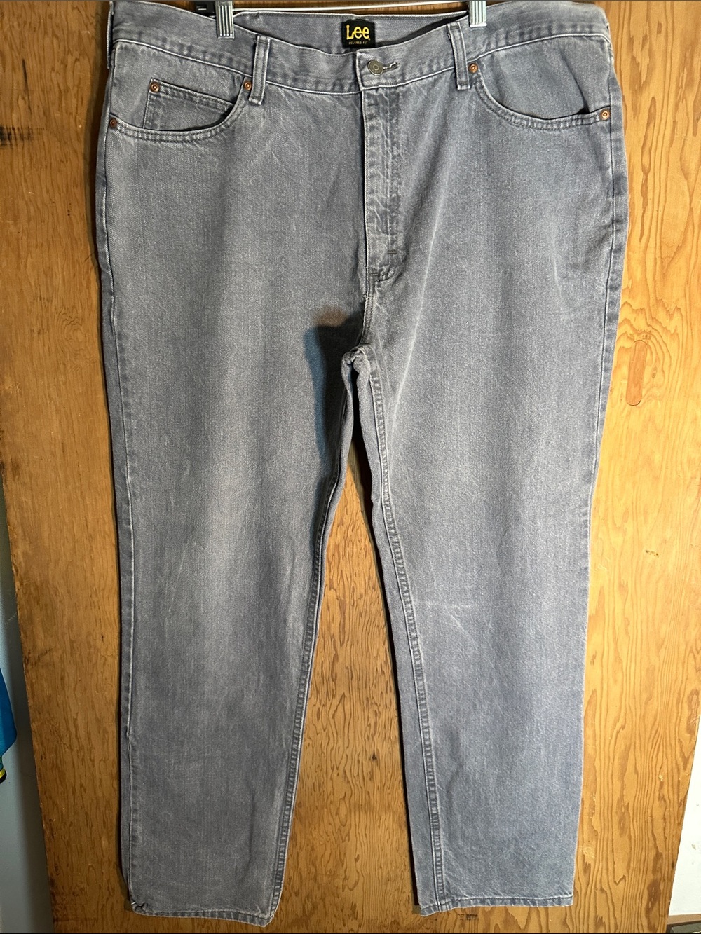 Lee Men's Relaxed Jeans in Faded Gray